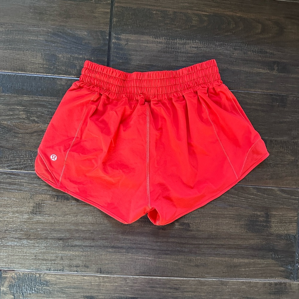 lululemon hotty hot shorts (high rise)